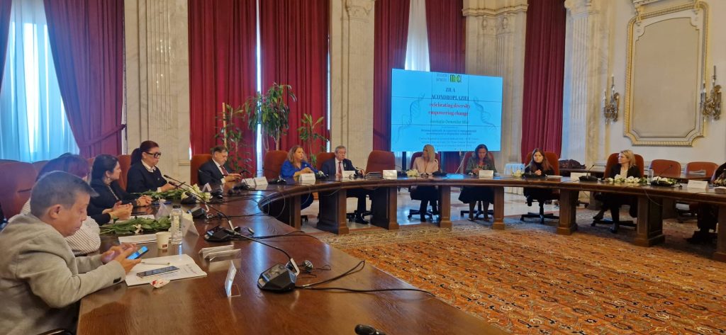 Curajul nu se măsoară în centimetri: Victoria pacienților cu acondroplazie, marcată de un apel emoționant din ParlamentZiua de 25 octombrie marchează la nivel internațional Ziua Internațională de Conștientizare a Nanismului și implicit a Acondroplaziei, o tulburare de creștere osoasă care afectează aproximativ 1 din 15.000 până la 1 din 40.000 de nașteri vii.